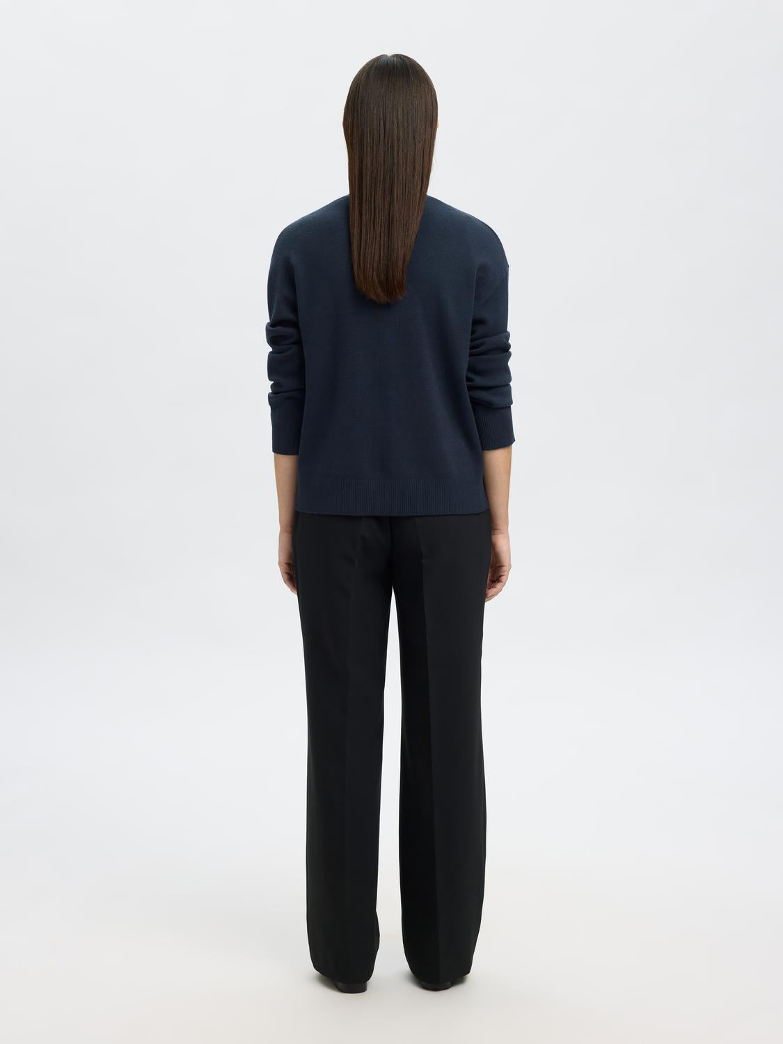 model_shot-back